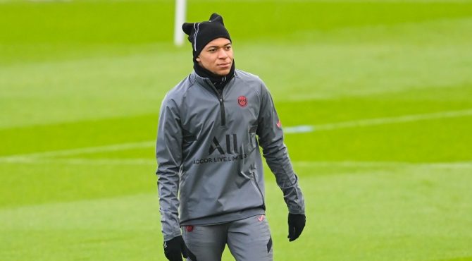 PSG Bayern Kylian Mbappé de retour à lentraînement à deux jours du