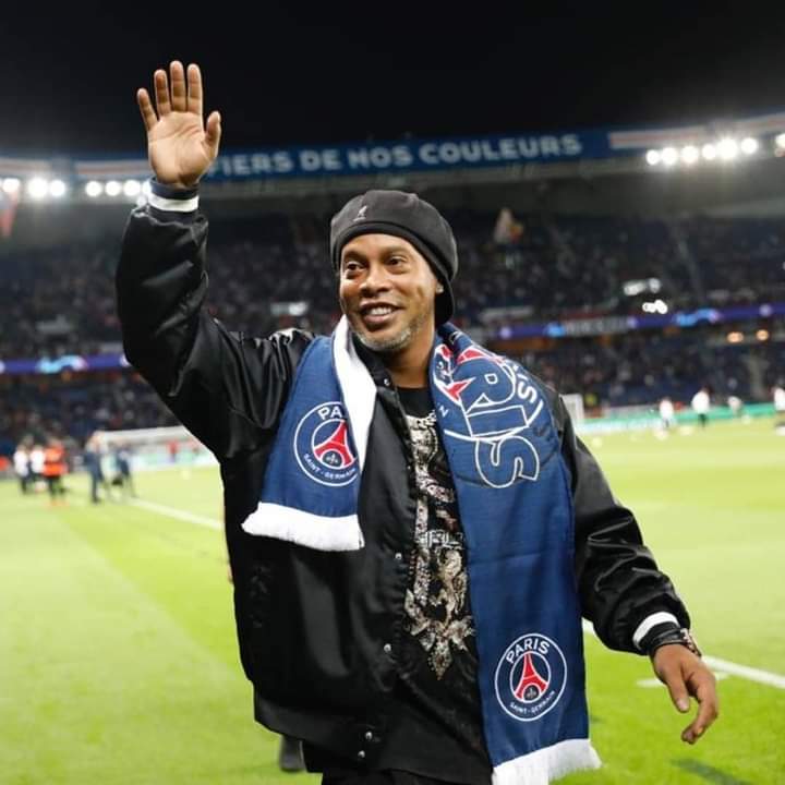 Ronaldinho Cest Ce Que Doit Faire Le Psg Avant De Gagner La Ligue