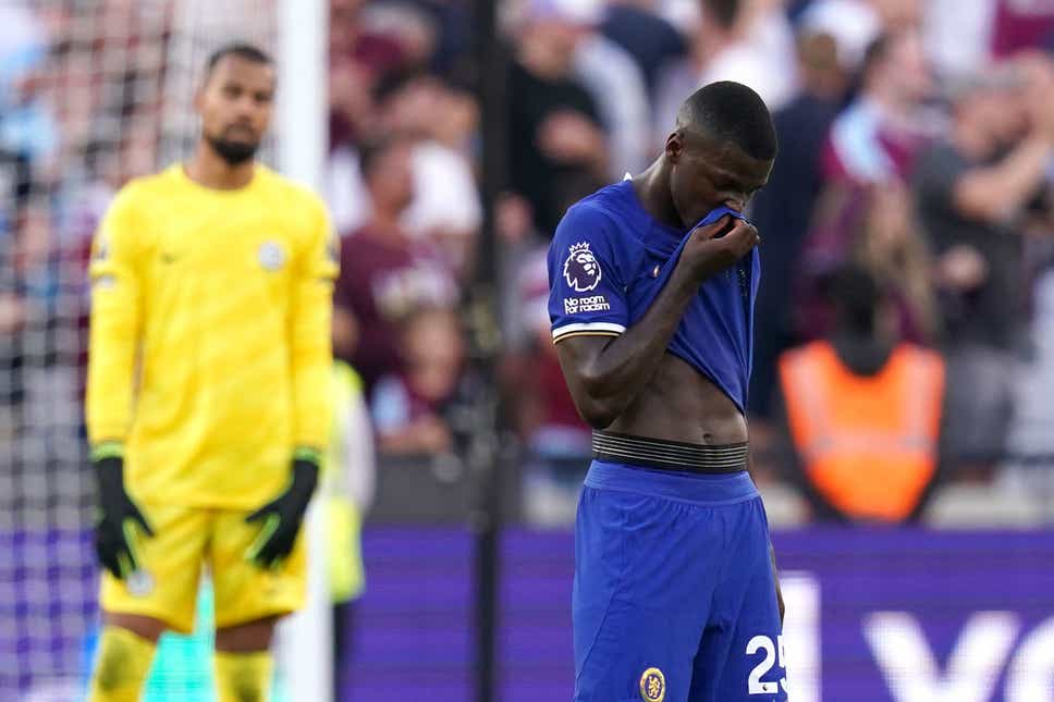 Chelsea : Moises Caicedo Rompt Le Silence Après Ses Débuts Ratés